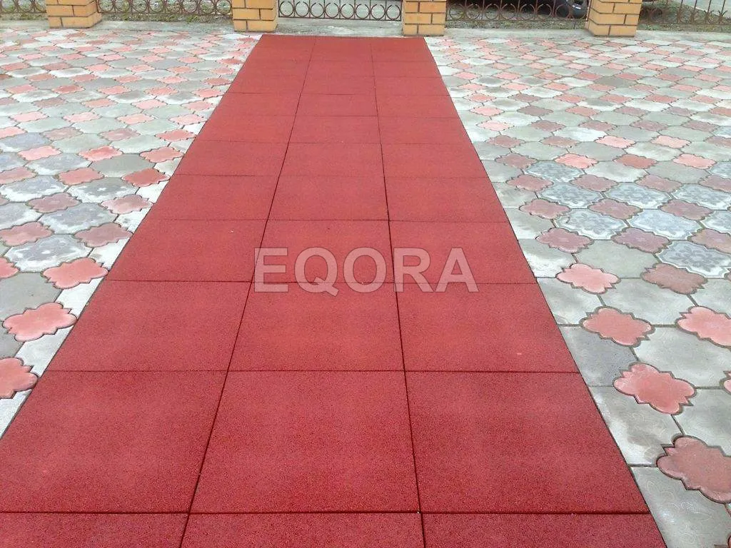 Резиновое покрытие для двора частного дома из резиновой крошки в Болотном
