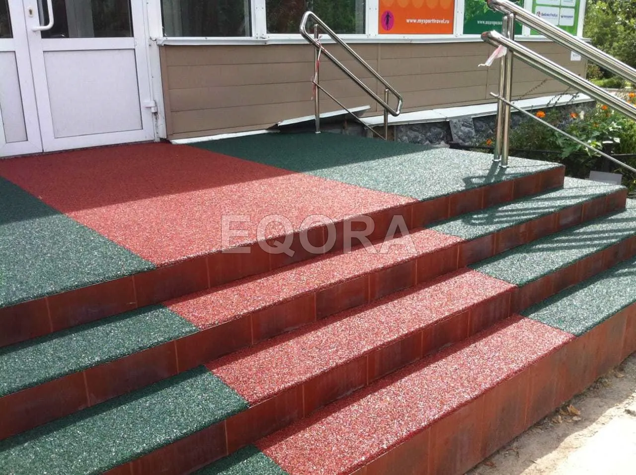 Резиновое покрытие на травмоопасные участки из резиновой крошки в Болотном